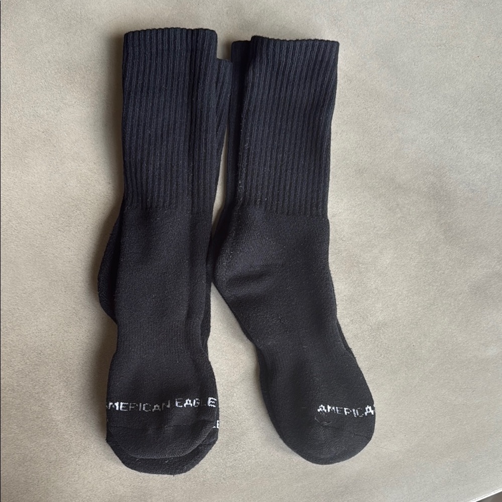 American Eagle Outfitters Black Athletic Socks with Ribbed Design